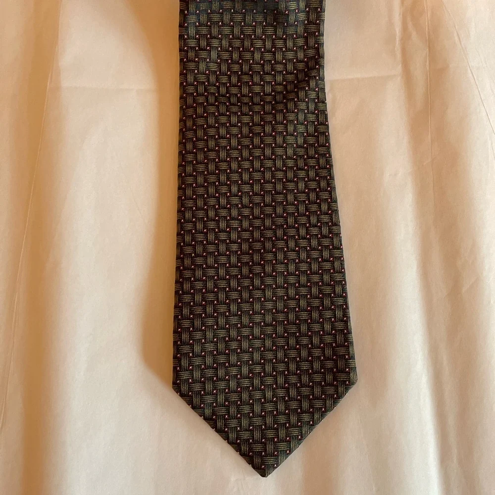 Burberry's 100% Silk Vintage Men's Tie